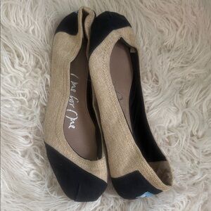 Toms Black and Tan Flats